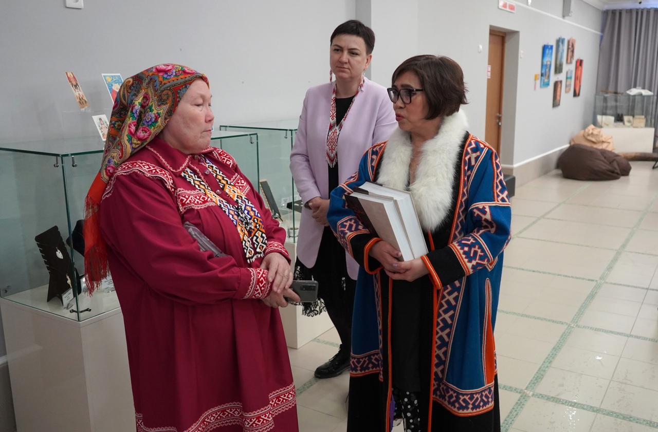 В Ямальском районном музее вновь побывал почетный гость