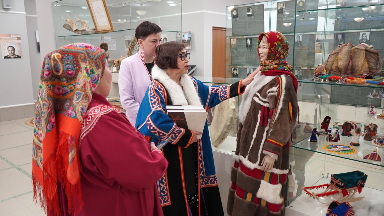 В Ямальском районном музее вновь побывал почетный гость